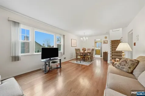32 Crestwood Avenue Nutley NJ 07110
