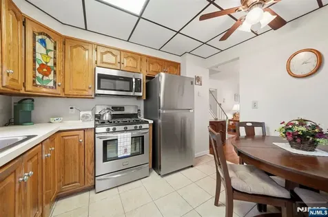 32 Crestwood Avenue Nutley NJ 07110