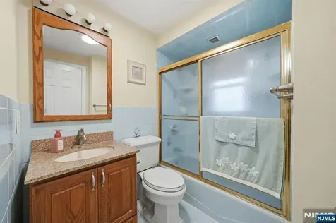 32 Crestwood Avenue Nutley NJ 07110