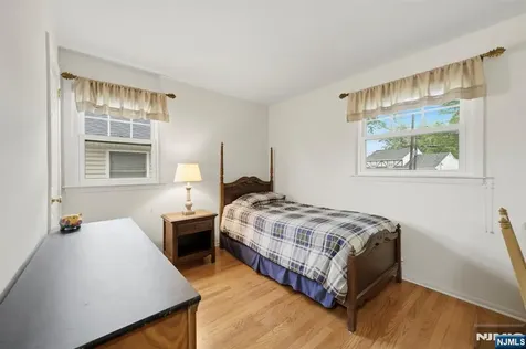 32 Crestwood Avenue Nutley NJ 07110
