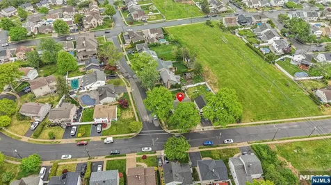 32 Crestwood Avenue Nutley NJ 07110