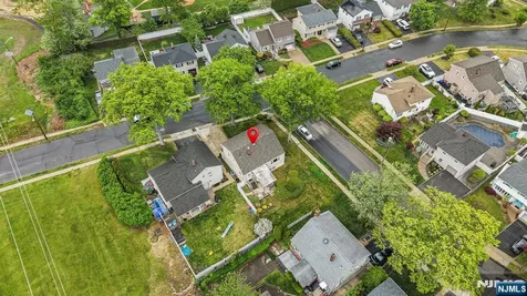 32 Crestwood Avenue Nutley NJ 07110