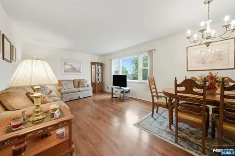 32 Crestwood Avenue Nutley NJ 07110