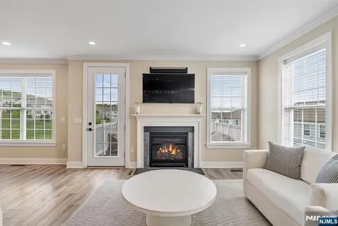 137 Aspen Drive Cedar Grove NJ 07009