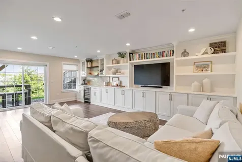 137 Aspen Drive Cedar Grove NJ 07009