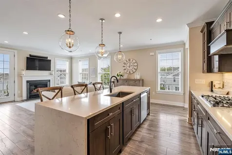 137 Aspen Drive Cedar Grove NJ 07009