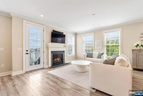 137 Aspen Drive Cedar Grove NJ 07009