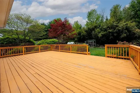8 Overlook Drive Riverdale Borough NJ 07457