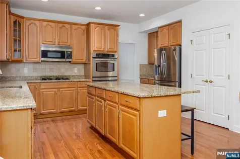 8 Overlook Drive Riverdale Borough NJ 07457