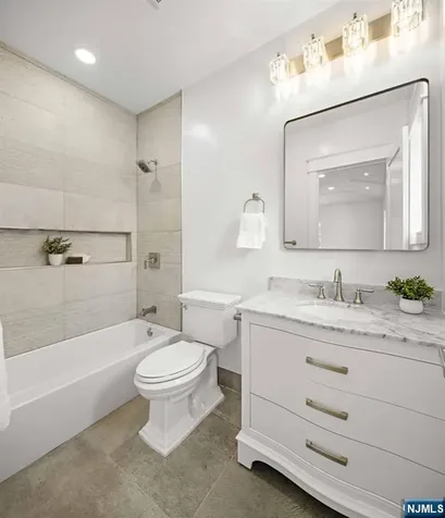 14 Beechwood Road Ho-ho-kus NJ 07423