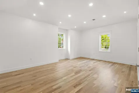 14 Beechwood Road Ho-ho-kus NJ 07423