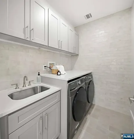 14 Beechwood Road Ho-ho-kus NJ 07423