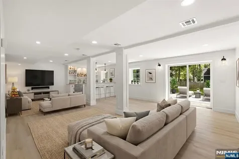 14 Beechwood Road Ho-ho-kus NJ 07423