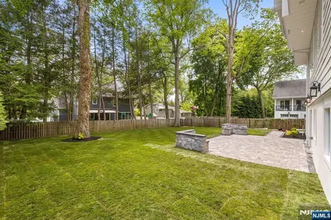 14 Beechwood Road Ho-ho-kus NJ 07423