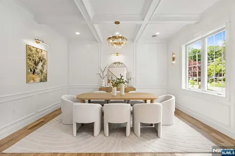 14 Beechwood Road Ho-ho-kus NJ 07423