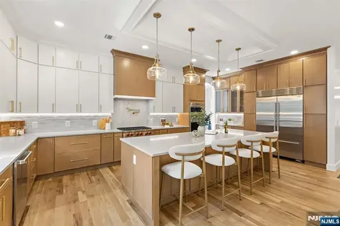 14 Beechwood Road Ho-ho-kus NJ 07423