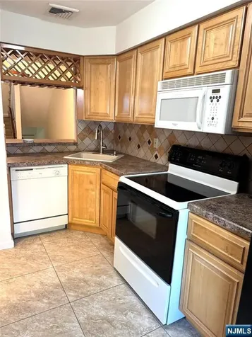 1065 Treetops Wharton Borough NJ 07885