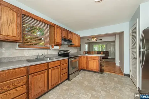 47 Burnside Place Wanaque NJ 07420