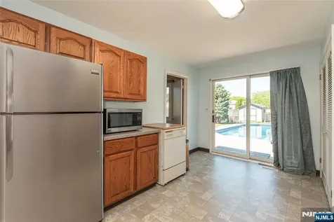47 Burnside Place Wanaque NJ 07420