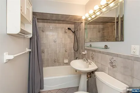 47 Burnside Place Wanaque NJ 07420