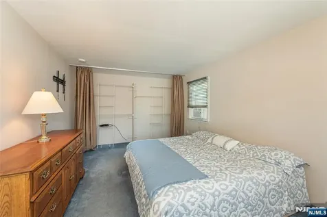 47 Burnside Place Wanaque NJ 07420