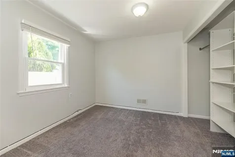 47 Burnside Place Wanaque NJ 07420