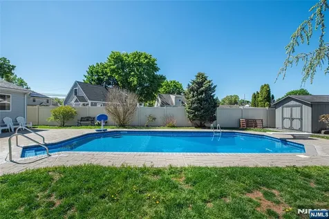 47 Burnside Place Wanaque NJ 07420