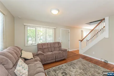47 Burnside Place Wanaque NJ 07420