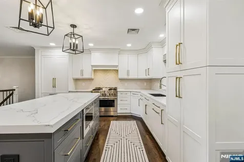 79 Sheffield Street Oakland NJ 07436