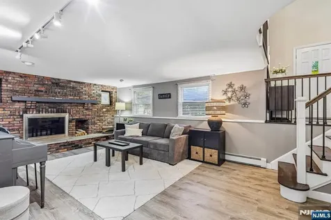 79 Sheffield Street Oakland NJ 07436