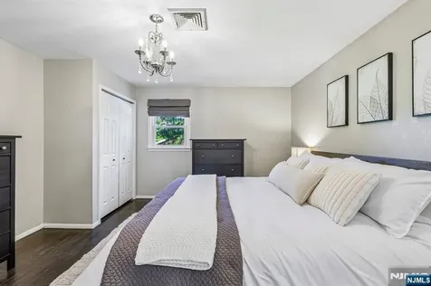 79 Sheffield Street Oakland NJ 07436