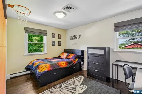 79 Sheffield Street Oakland NJ 07436