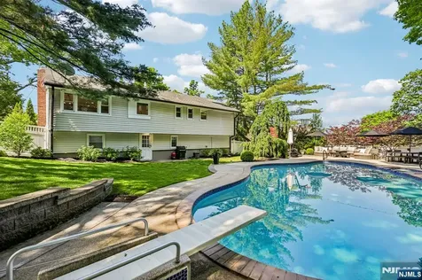 79 Sheffield Street Oakland NJ 07436