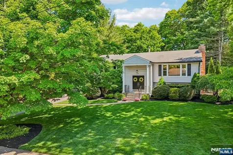 79 Sheffield Street Oakland NJ 07436