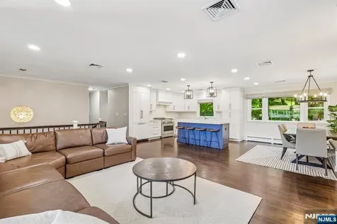 79 Sheffield Street Oakland NJ 07436