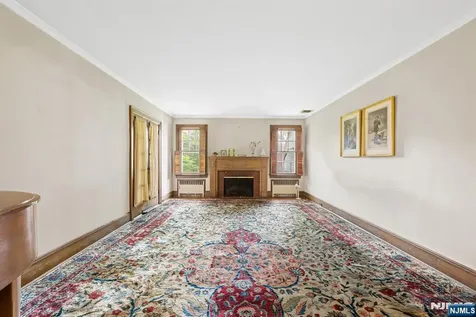819 Roanoke Avenue Elizabeth NJ 07208