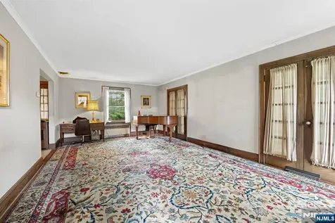 819 Roanoke Avenue Elizabeth NJ 07208