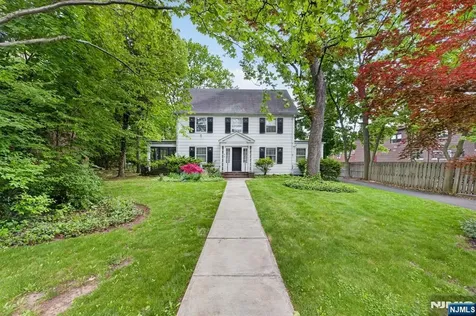 819 Roanoke Avenue Elizabeth NJ 07208
