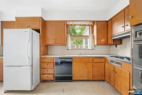 819 Roanoke Avenue Elizabeth NJ 07208
