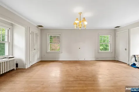 819 Roanoke Avenue Elizabeth NJ 07208