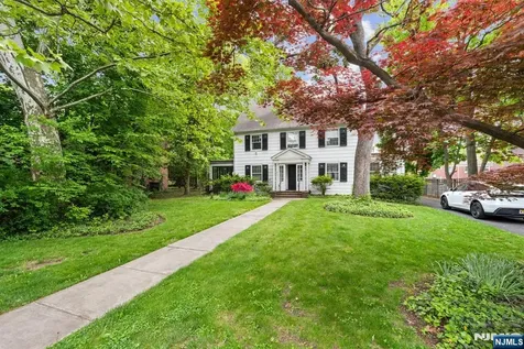 819 Roanoke Avenue Elizabeth NJ 07208