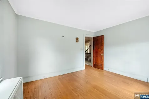 819 Roanoke Avenue Elizabeth NJ 07208