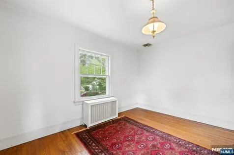 819 Roanoke Avenue Elizabeth NJ 07208