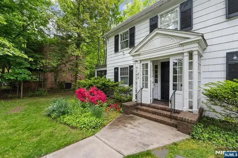 819 Roanoke Avenue Elizabeth NJ 07208