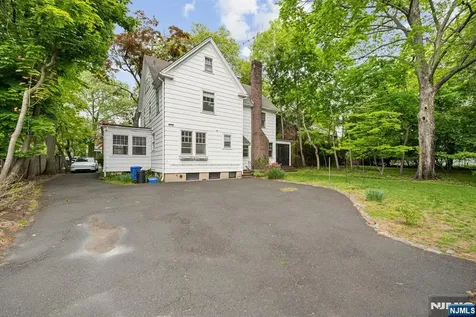 819 Roanoke Avenue Elizabeth NJ 07208