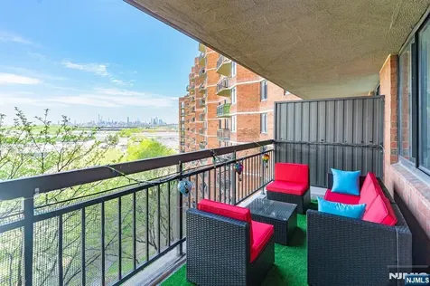 831 Harmon Cove Tower Secaucus NJ 07094