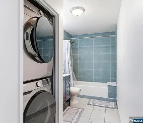 831 Harmon Cove Tower Secaucus NJ 07094