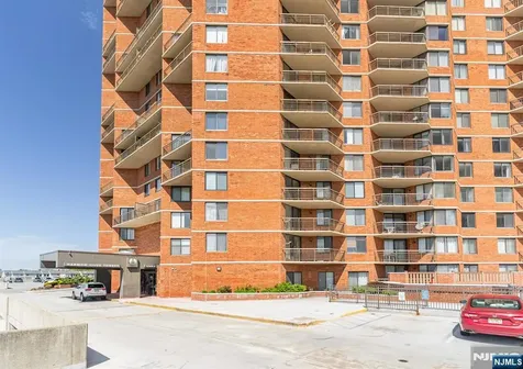 831 Harmon Cove Tower Secaucus NJ 07094