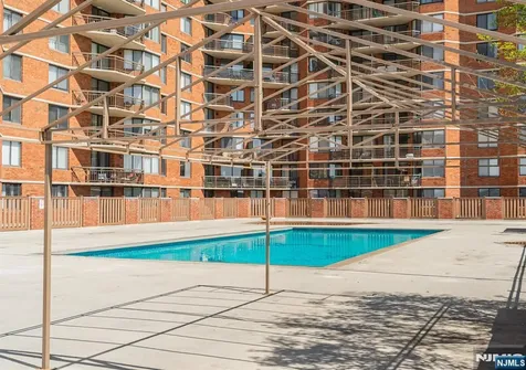 831 Harmon Cove Tower Secaucus NJ 07094