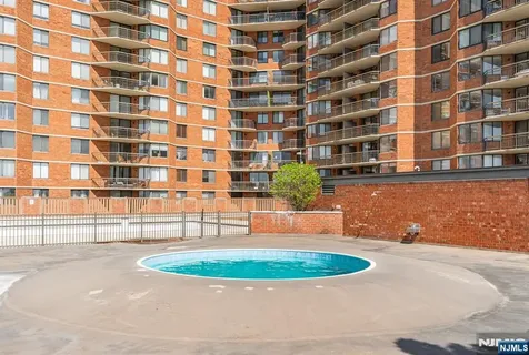 831 Harmon Cove Tower Secaucus NJ 07094